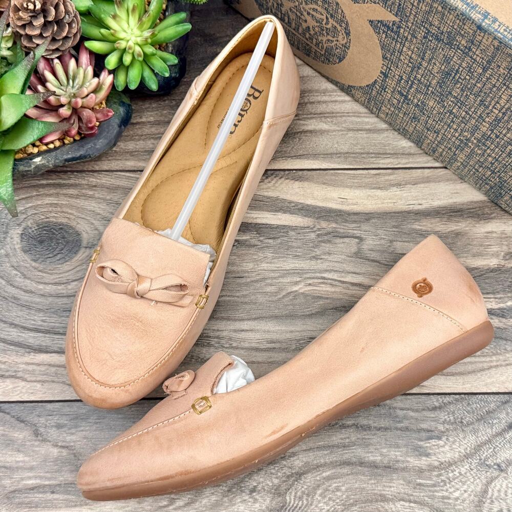 NIB Born Mahwah 9M Bow Leather Flats Burnished Detailing Lt Link Cantaloupe